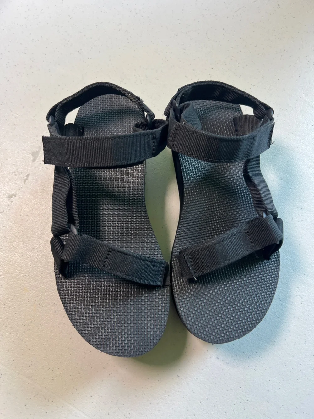 WOMEN'S TEVA MIDFORM UNIVERSAL BLACK STRAP SPORTS SANDALS SIZE Size 7